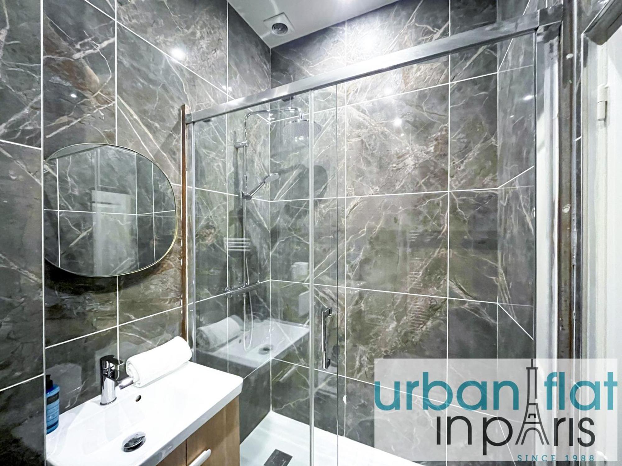 Urban Flat 63 - Beautiful 3 Bedroom Flat Champs-Elysees ปารีส ภายนอก รูปภาพ